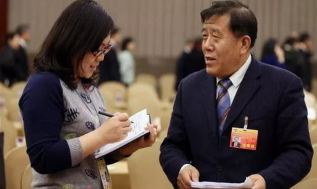 南辛街党工委倾听人民的心声，解决人民的忧虑，做实事