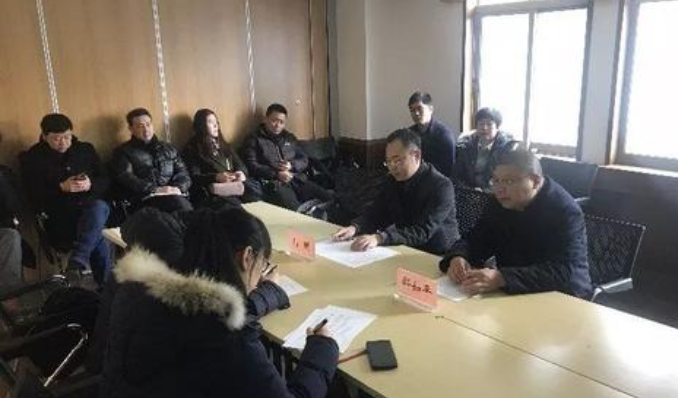 [“8337”草根在行动，看着]人们在网络上做事，红山区的社会管理效率提高了