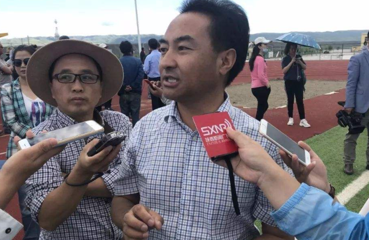 让传统农具永远“让犁休息”，增加农业机械的“油门”