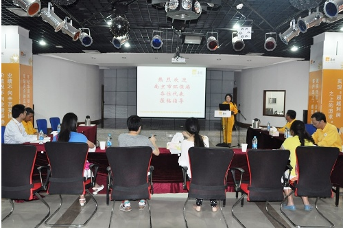 [实施“8337”]工贸促进红山经济转型腾飞